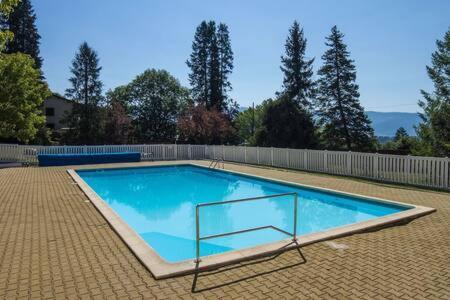 Apartamento Con Jardin - Montana Park Enveitg Exterior photo
